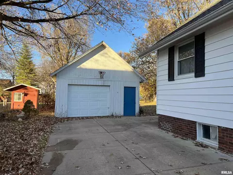 520 E Jefferson St, Macomb, IL 61455 photo 3