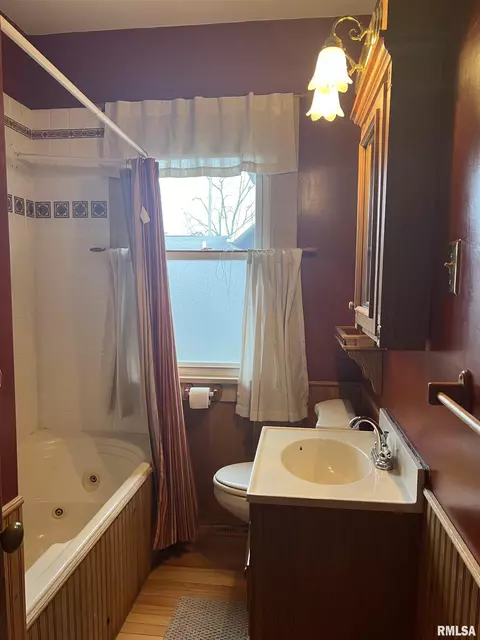 520 E Jefferson St, Macomb, IL 61455 photo 11