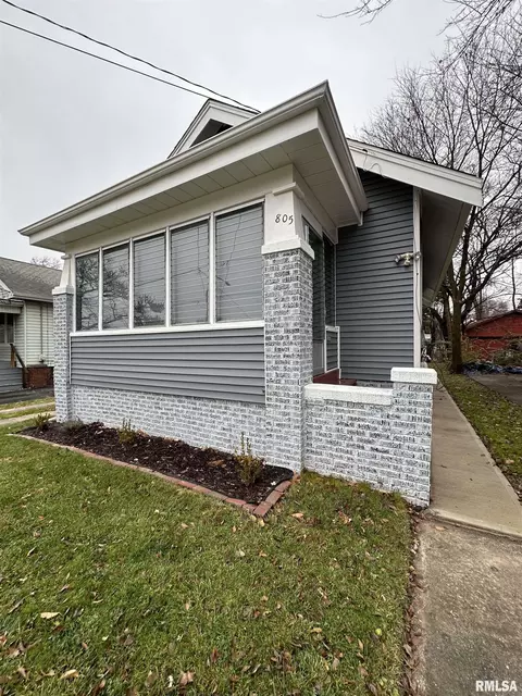 805 W Gift Ave, Peoria, IL 61604