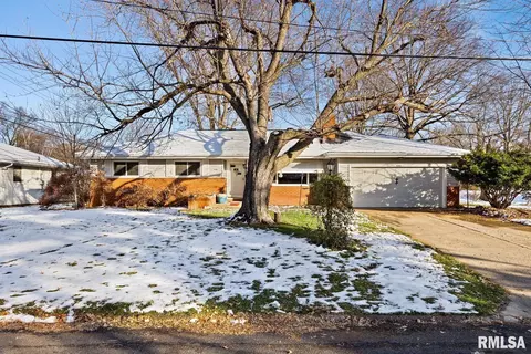 4308 N Nelson Dr, Peoria, IL 61614