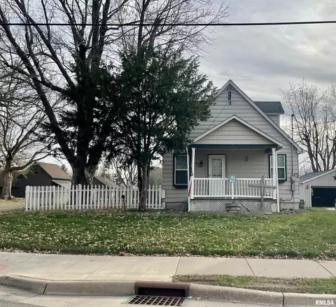 626 E Fort St, Farmington, IL 61531