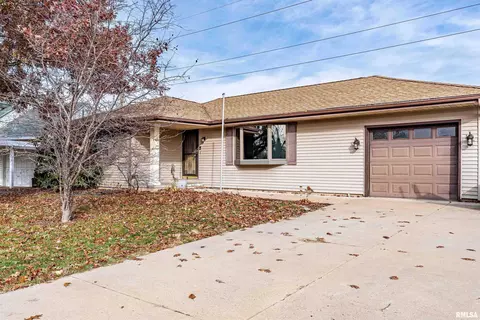 615 W Laclaire Ln, Peoria, IL 61614