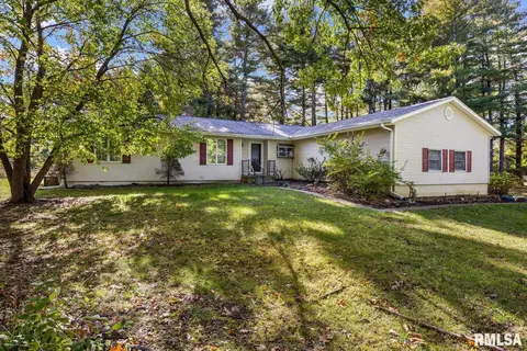 22587 Spring Creek Rd, Washington, IL 61571