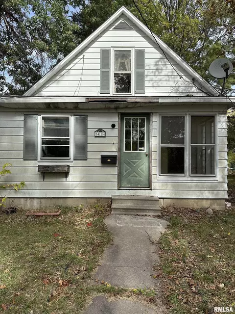 416 Kelly St, Macomb, IL 61455