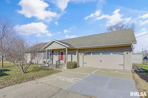 200 4th St, South Pekin, IL 61564