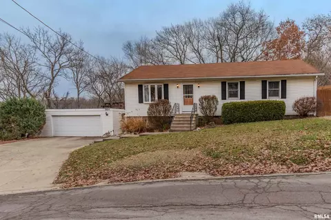 564 Hillcrest Ter, Creve Coeur, IL 61610