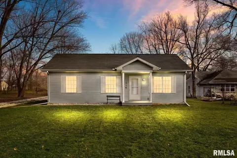 116 Loren St, Washington, IL 61571