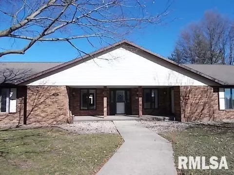 1613 S Madison St, Macomb, IL 61455