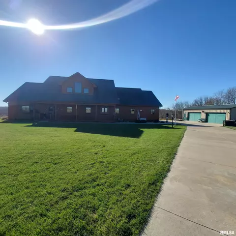 14527 E Coal Church Rd, Fairview, IL 61432