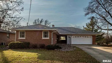 1507 Norwood Ave, Pekin, IL 61554