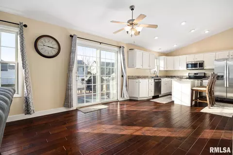 704 Simon St, Washington, IL 61571 photo 13