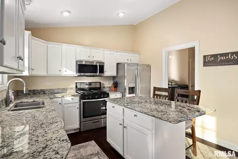 704 Simon St, Washington, IL 61571 photo 16