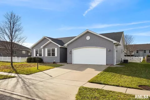 704 Simon St, Washington, IL 61571 photo 4