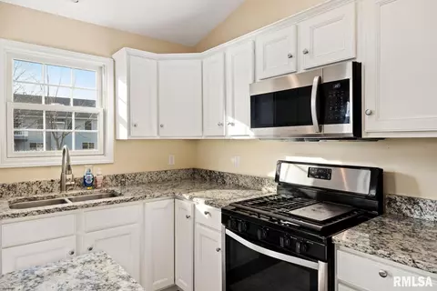 704 Simon St, Washington, IL 61571 photo 15