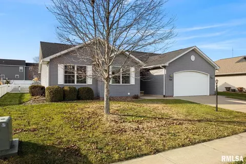 704 Simon St, Washington, IL 61571 photo 3
