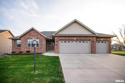 5355 N Kirsten Curv, Peoria, IL 61615