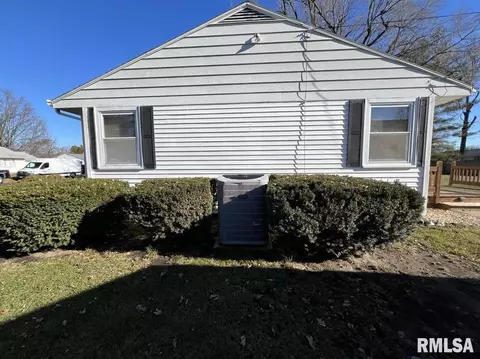 815 Bobby Ave, Macomb, IL 61455 photo 5
