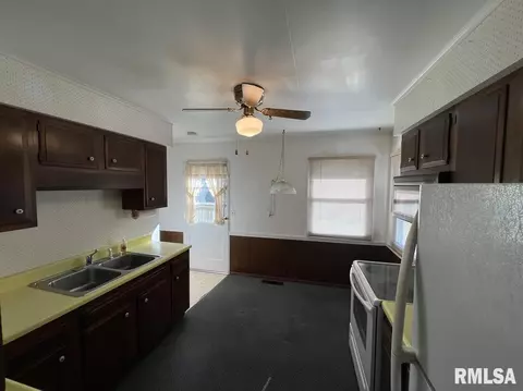 815 Bobby Ave, Macomb, IL 61455 photo 8