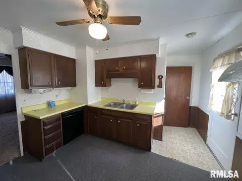 815 Bobby Ave, Macomb, IL 61455 photo 10