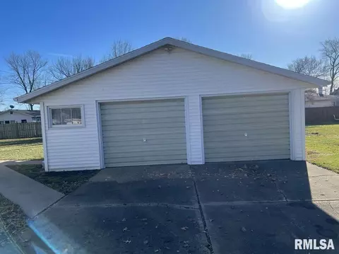 815 Bobby Ave, Macomb, IL 61455 photo 6
