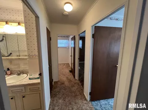 815 Bobby Ave, Macomb, IL 61455 photo 13