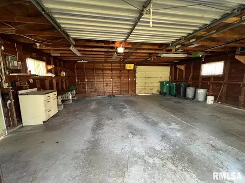 815 Bobby Ave, Macomb, IL 61455 photo 7