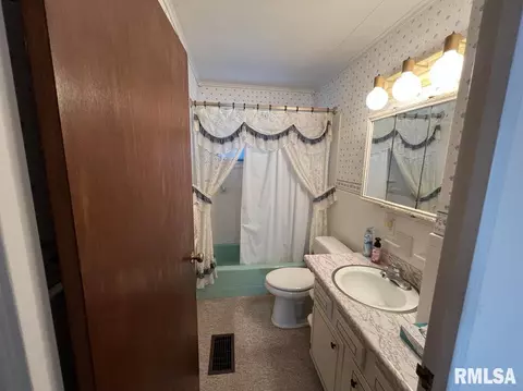 815 Bobby Ave, Macomb, IL 61455 photo 14