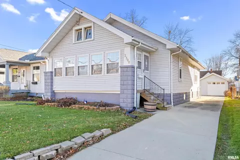2308 W Barker Ave, West Peoria, IL 61604
