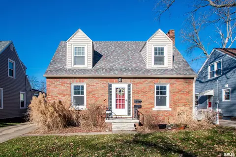1015 Elmhurst Ave, Peoria, IL 61603