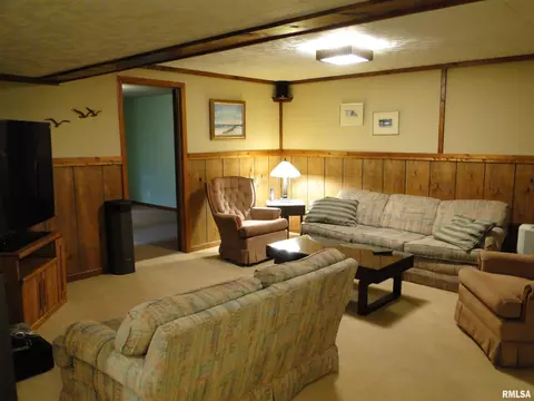 Living - 960 S Garfield St, Macomb, IL 61455 photo 2 of 2