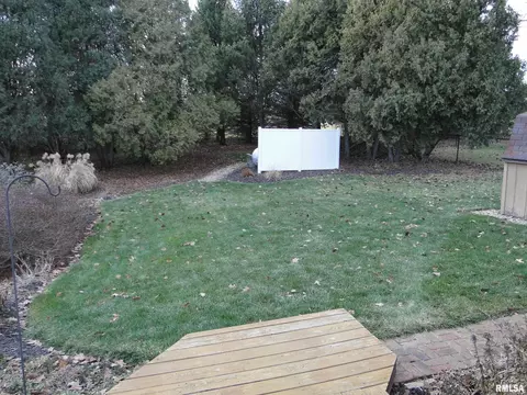 Exterior - 960 S Garfield St, Macomb, IL 61455 photo 5 of 6