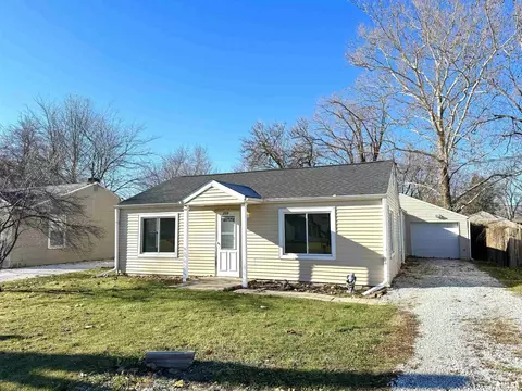 209 Connecticut St, Washington, IL 61571