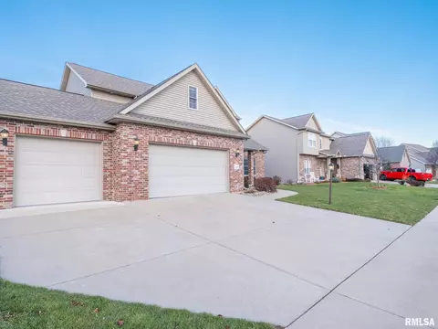 10847 N Glenfield Dr, Dunlap, IL 61525