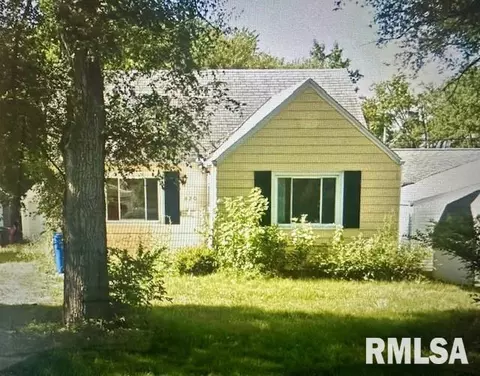 820 E London Ave, Peoria Heights, IL 61616