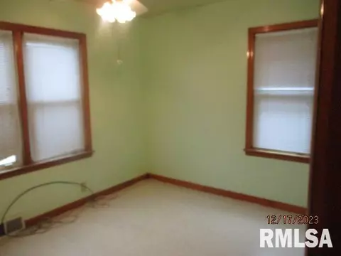 158 E 3rd St, Oglesby, IL 61348 photo 9
