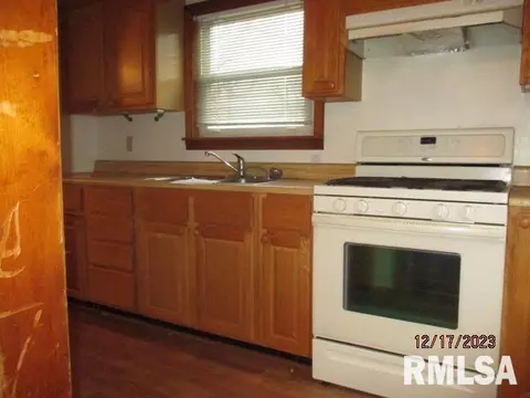 158 E 3rd St, Oglesby, IL 61348 photo 8