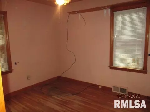 158 E 3rd St, Oglesby, IL 61348 photo 12