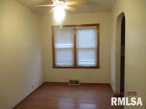 158 E 3rd St, Oglesby, IL 61348 photo 6