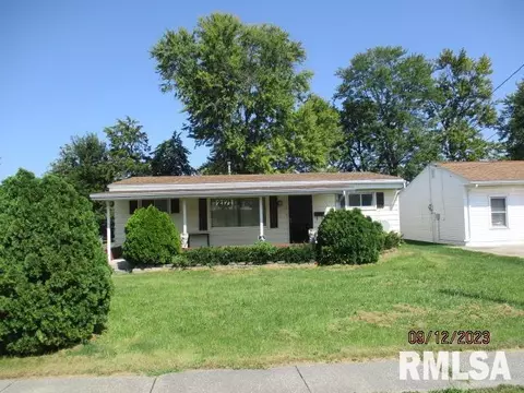 2171 Mcmasters Ave, Galesburg, IL 61401