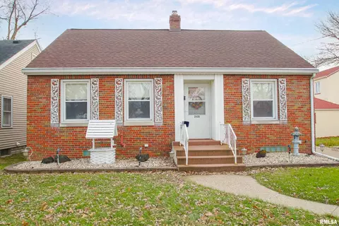 2420 W Ayres Ave, West Peoria, IL 61604