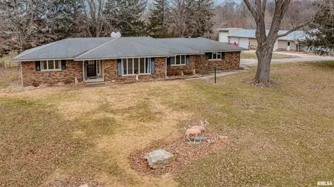 6619 N Dog Town Ln, Elmwood, IL 61529