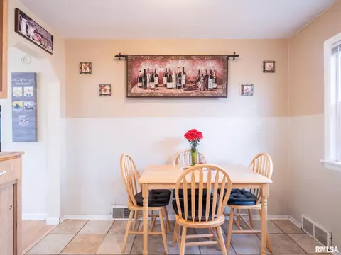 320 Barbara Rd, Pekin, IL 61554 photo 13