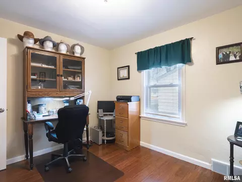 320 Barbara Rd, Pekin, IL 61554 photo 29