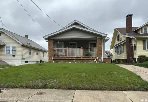 725 W Maywood Ave, Peoria, IL 61603