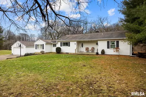 720 E Mossville Rd, Peoria, IL 61615