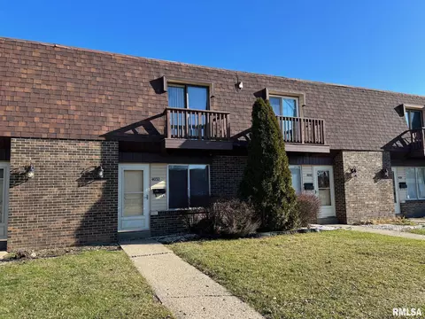4032 N Westport Ct, Peoria, IL 61615