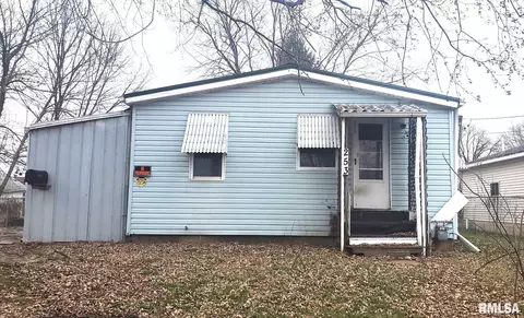 253 W Olive St, Canton, IL 61520