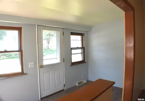 Entry Way - 707 E Ash St, Canton, IL 61520 photo 1 of 1