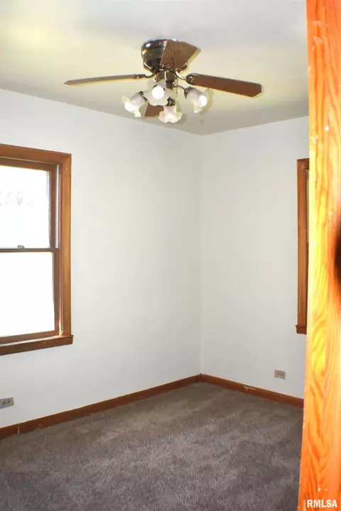 Bedroom - 707 E Ash St, Canton, IL 61520 photo 4 of 7