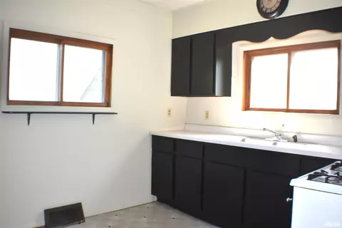 Kitchen - 707 E Ash St, Canton, IL 61520 photo 1 of 2